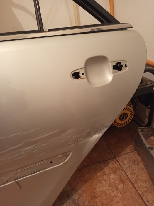 Продам дверь на Камри 30