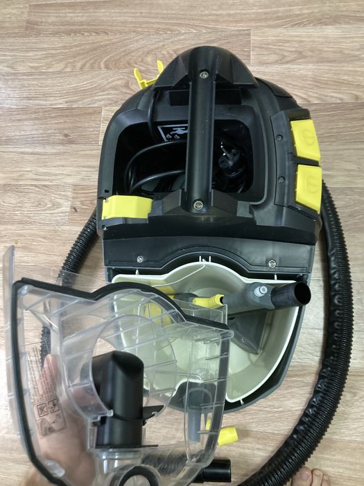 Моющий пылесос Karcher