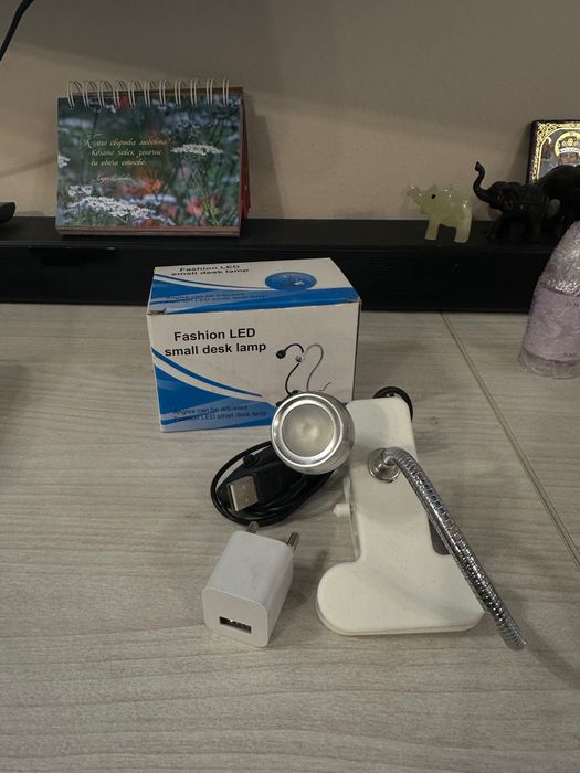 Стойки за лакове