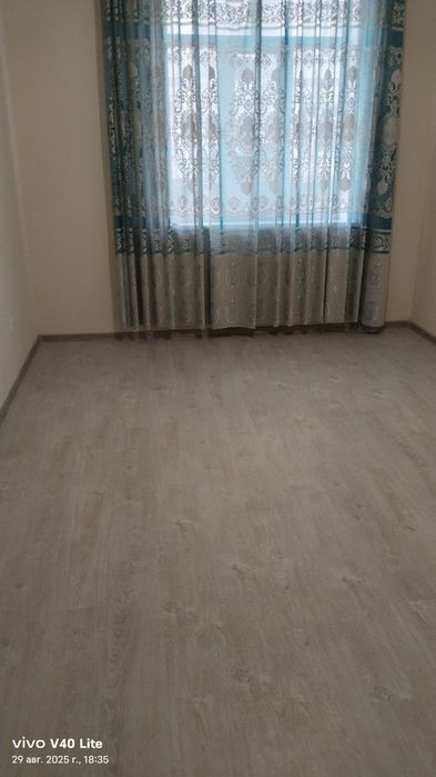 Kitob krug yonida Dom sotiladi 3 xona 64 kv metr hamma sharoiti bor