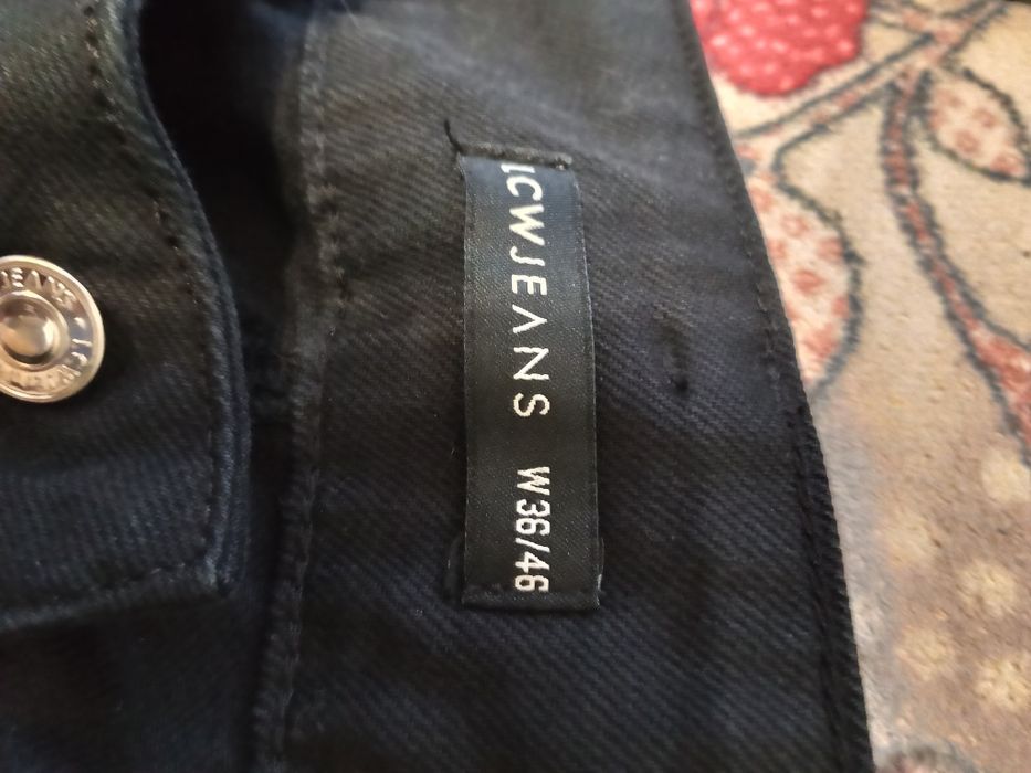 Продаю джинсы мужские