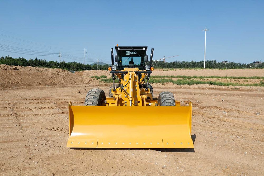Автогрейдер SEM [922F AWD] 220лс / полный привод