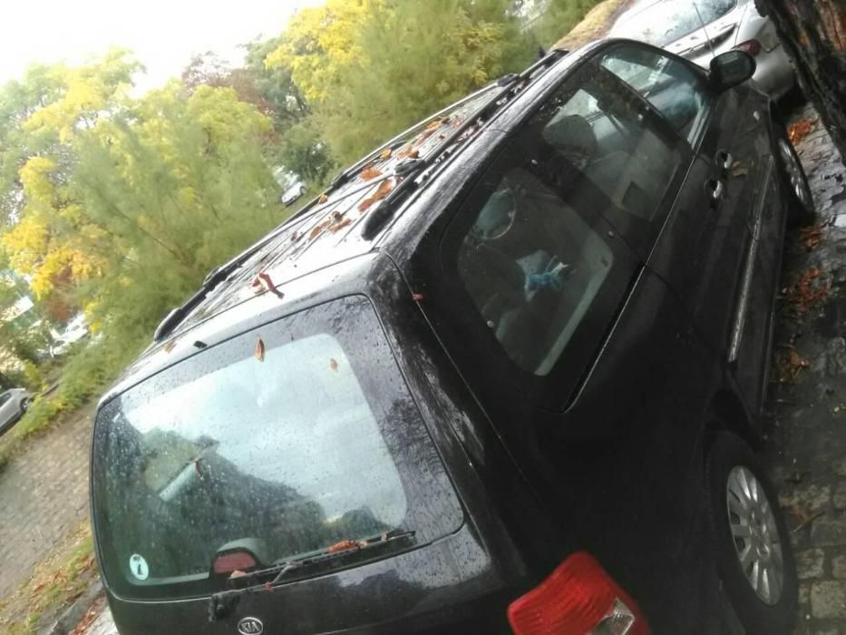 Kia Carnival Продават се и цели за части
