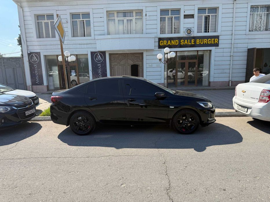 Chevrolet Onix Redline