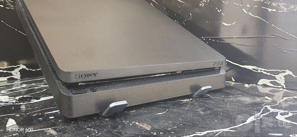 Playstation 4 slim