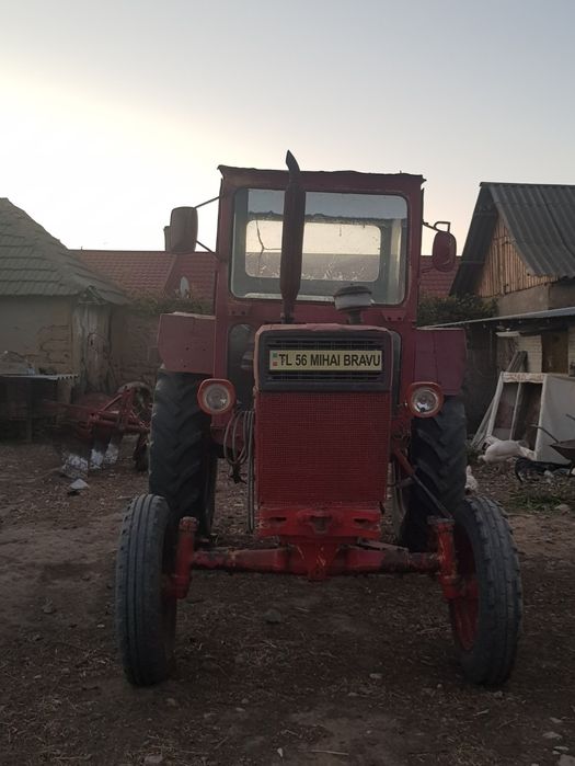 Vând tractor U650