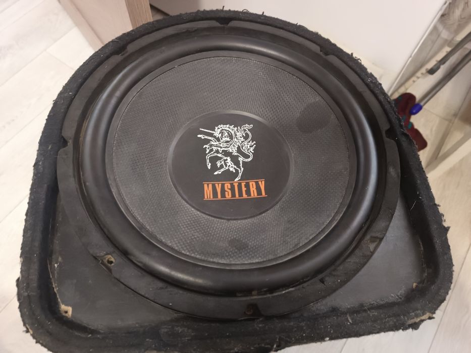 Продам сапбуфер для машины