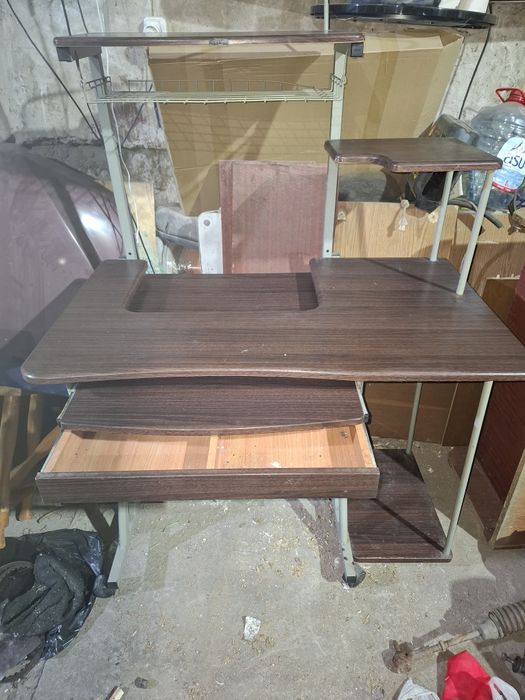 продам компьютерный стол