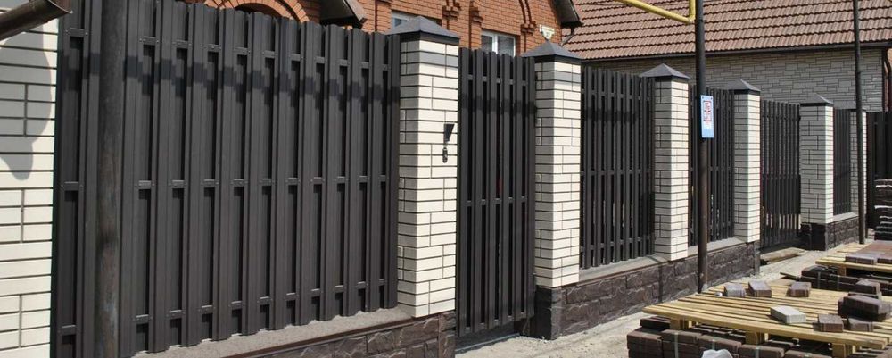 Garduri din sipca metalica si alte modele (jaluzele, tabla, plasa BCA)