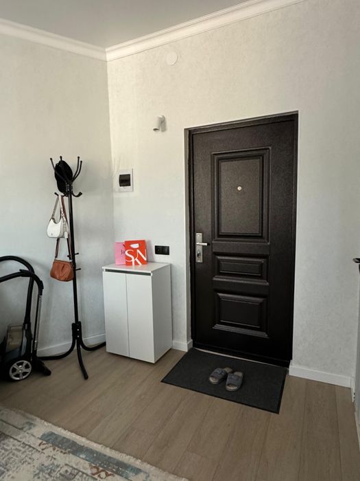 Продаётся 1ком.кв студия !!