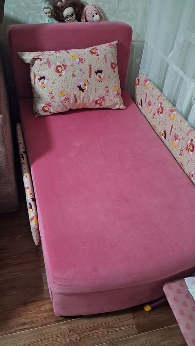 Продам детский диванчик