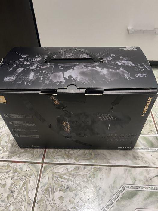 Cutie boxa JBL extreme 4 tomorowland noua