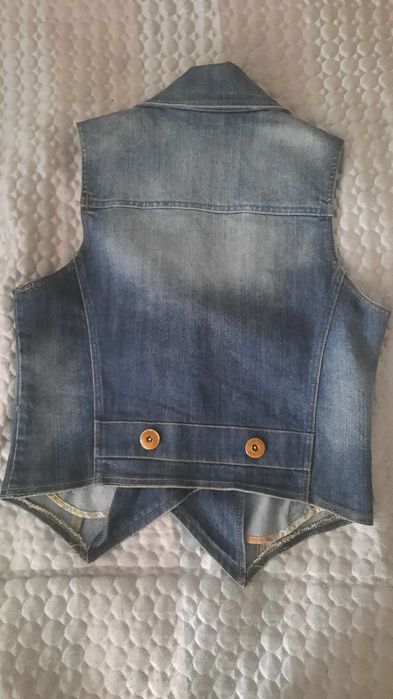 Джинсовая безрукавка