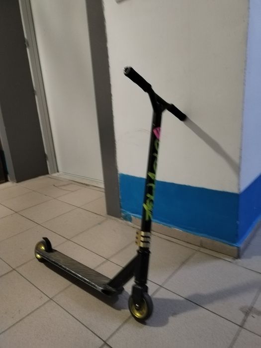 Продам Самокат в неплохом состоянии