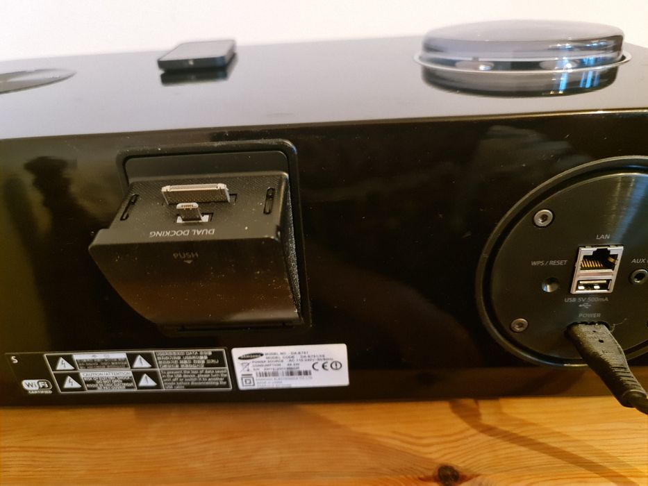 Boxa bluetooth hifi samsung  lampi da-e751