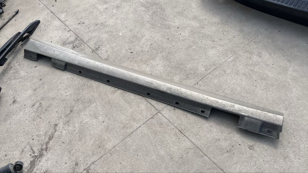 Mercedes C W204 десен праг 2 броя