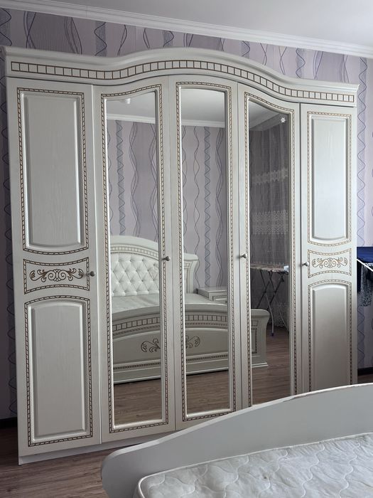 Спальный гарнитур