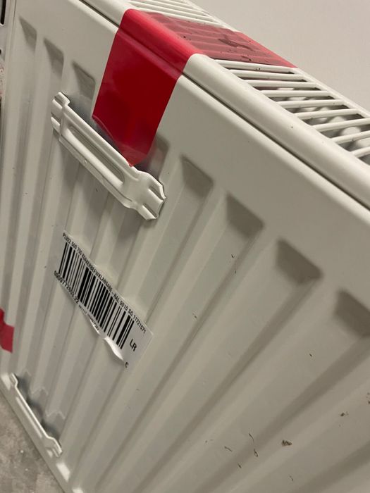 Батарея и радиаторы тепло