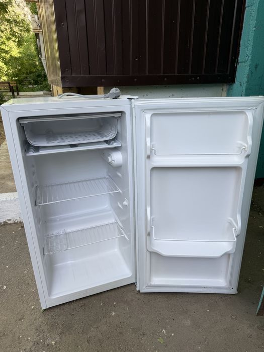 Продам мини холодильник