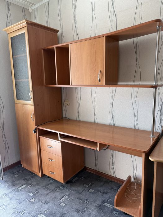Продам мебель шкаф компьютерный стол