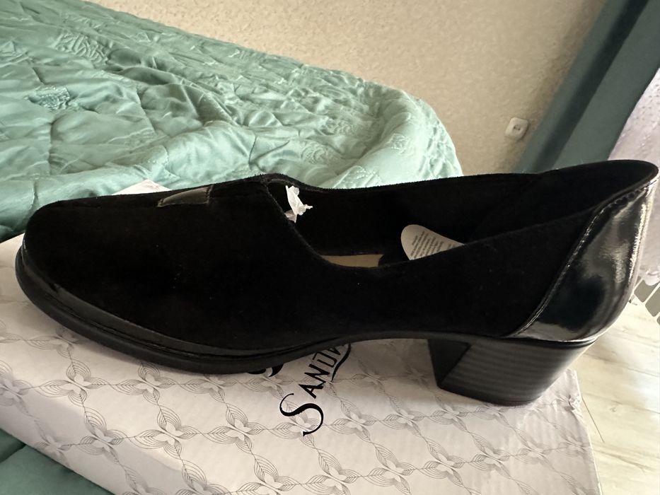 Новые туфли-босоножки