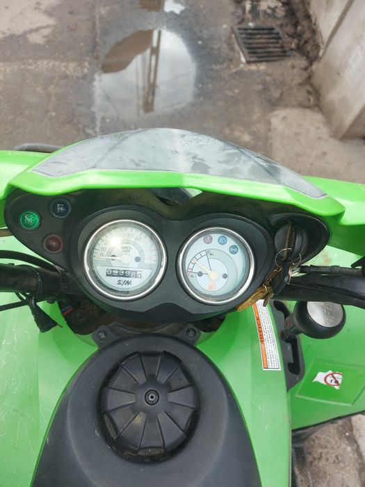 Vând atv sym 200