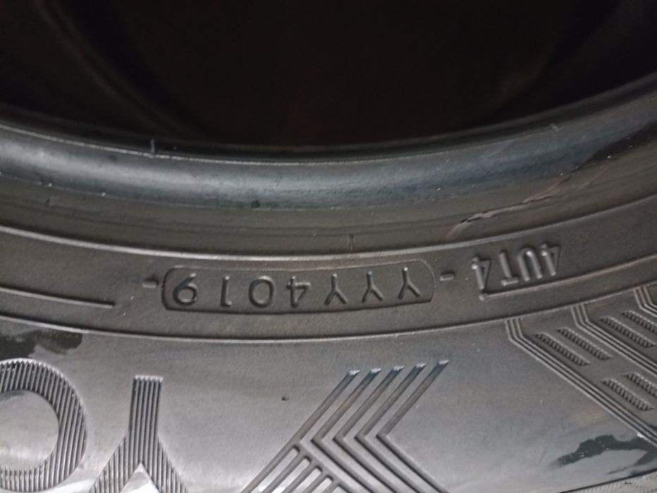 2 anvelope de iarna ca si noi Yokohama 225/55 R19 dot 4019