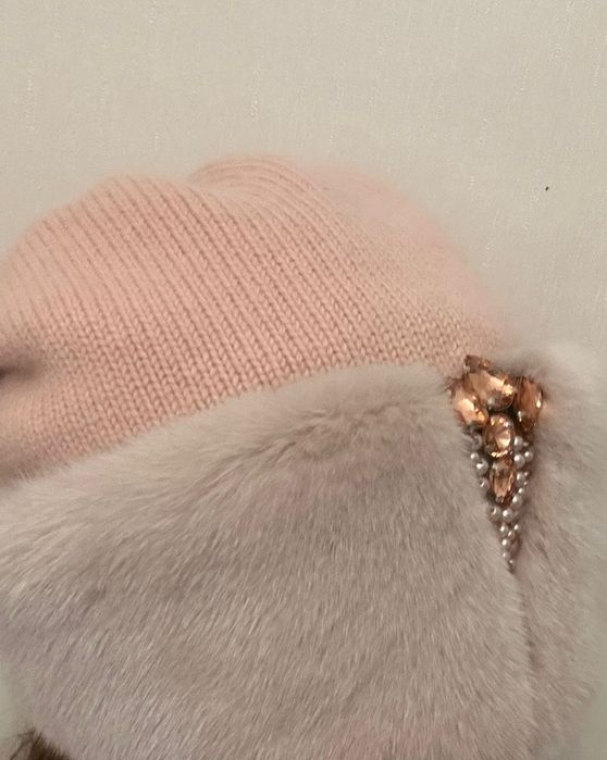 Шапка норковая со стразами