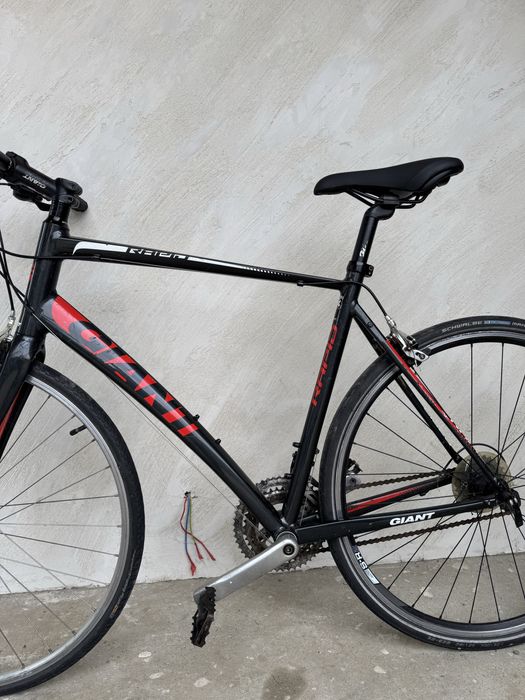 Bicicleta  de oraș/Cursiera  Giant Rapid 3