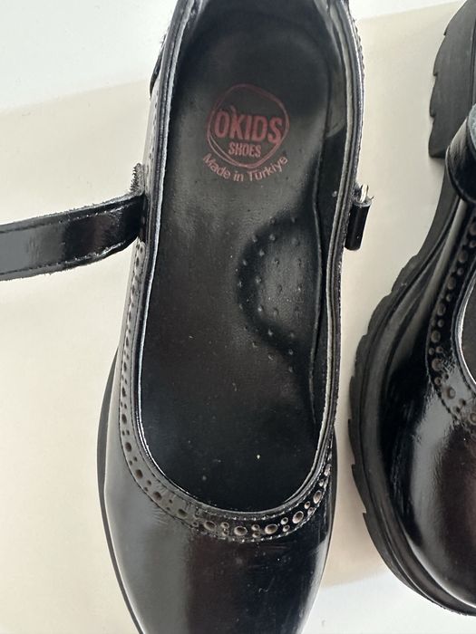 Продам детские туфли