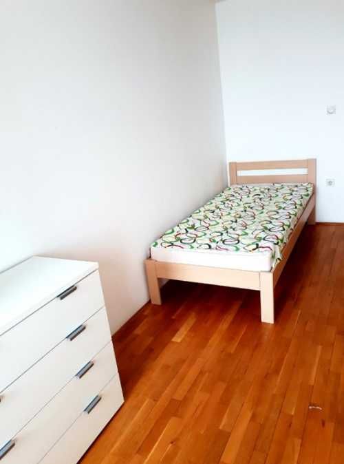 Дава се под наем Тристаен апартамент в Пловдив, Център - 90 кв.м за 377.4 € - Снимка #3