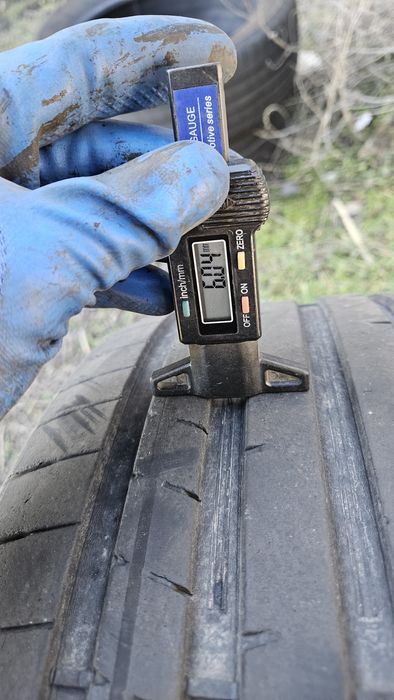 2бр гуми 235 45 17 дънлоп dunlop