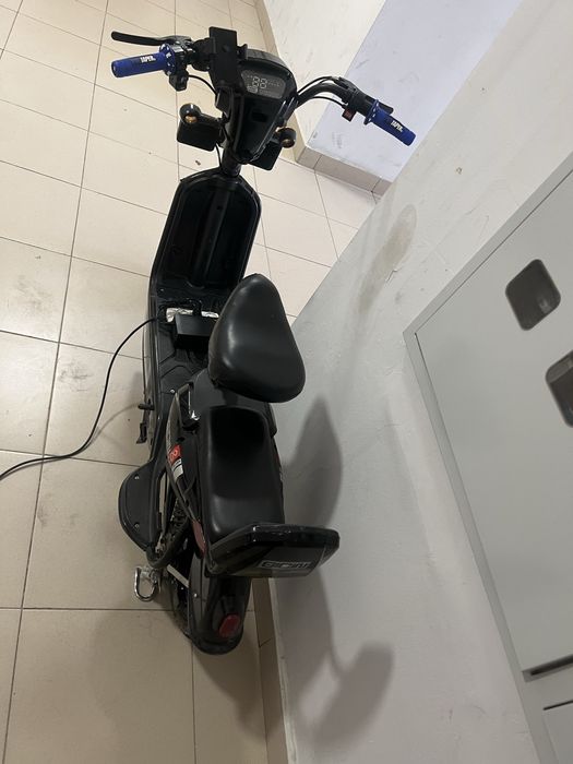 продается электро скутер ск8