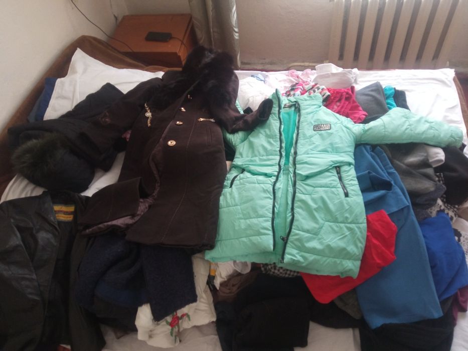 Вещи разные детские куртки ,кофты ,брюк