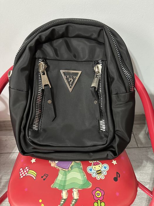Rucsac si gentuta Guess