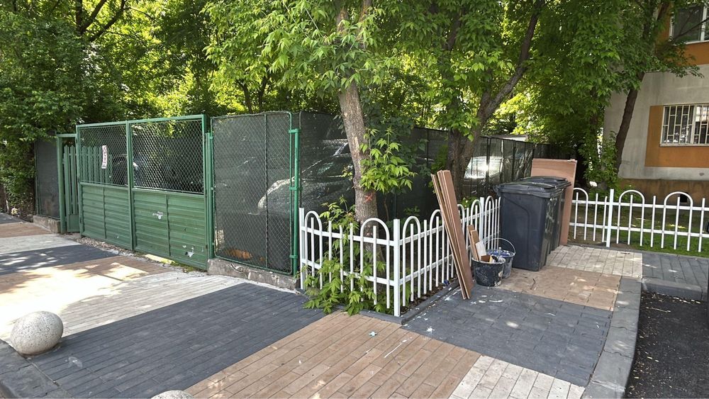 Teren 184 mp2 strada Pecineaga nr.12 A  stradal acte la zi accept vari