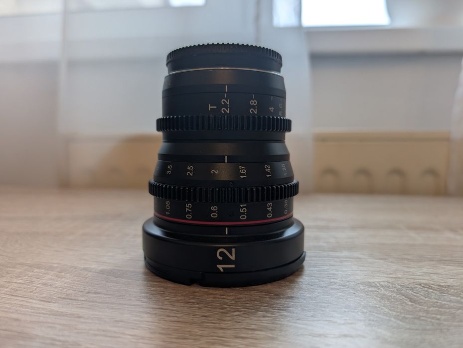 Meike 12mm MFT T2.2