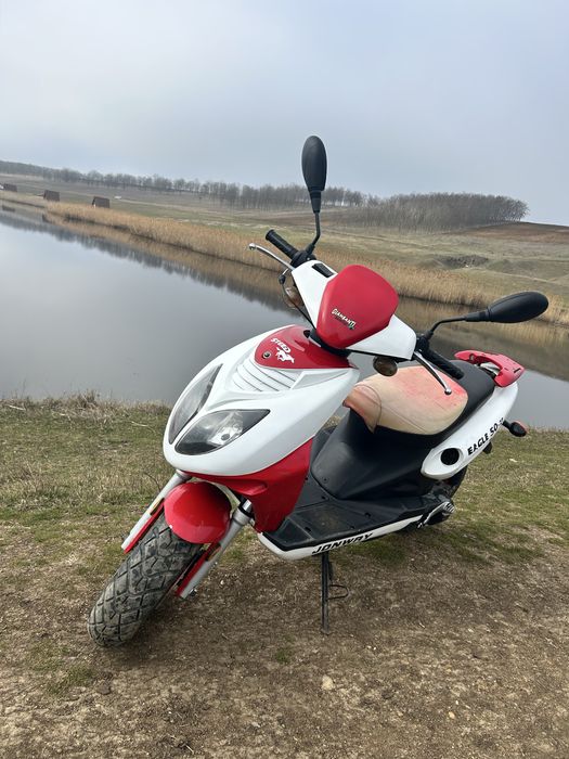 Vand scuter de 49cc 2t