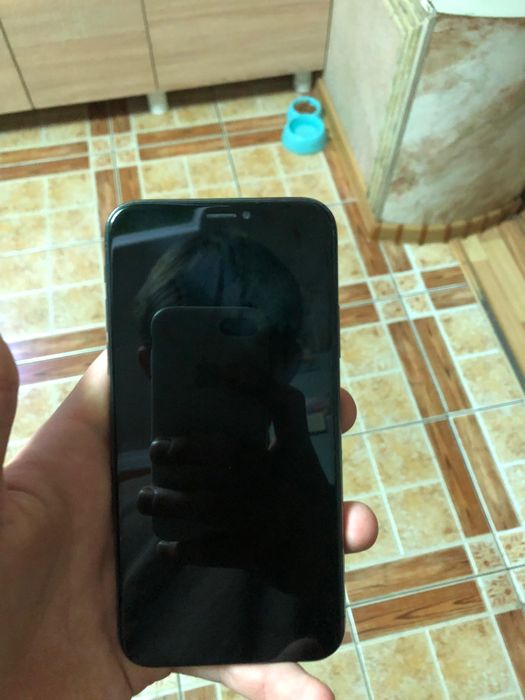 Продам iPhone X 64 гб в нормальном состояний