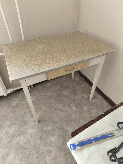 Продам журнальный стол