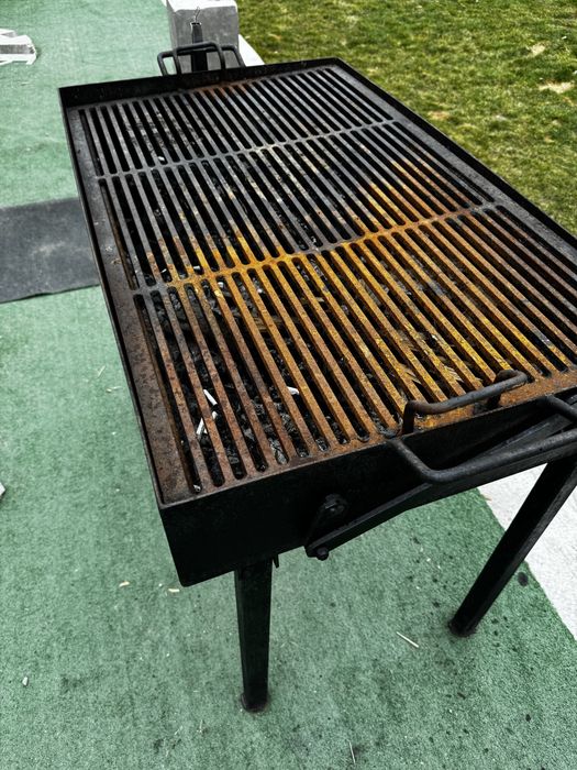 Vand gratar pentru targuri 2 buc 1.20m