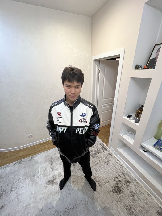 Бомбер, куртка.