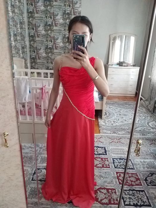 Продам вечерний платье
