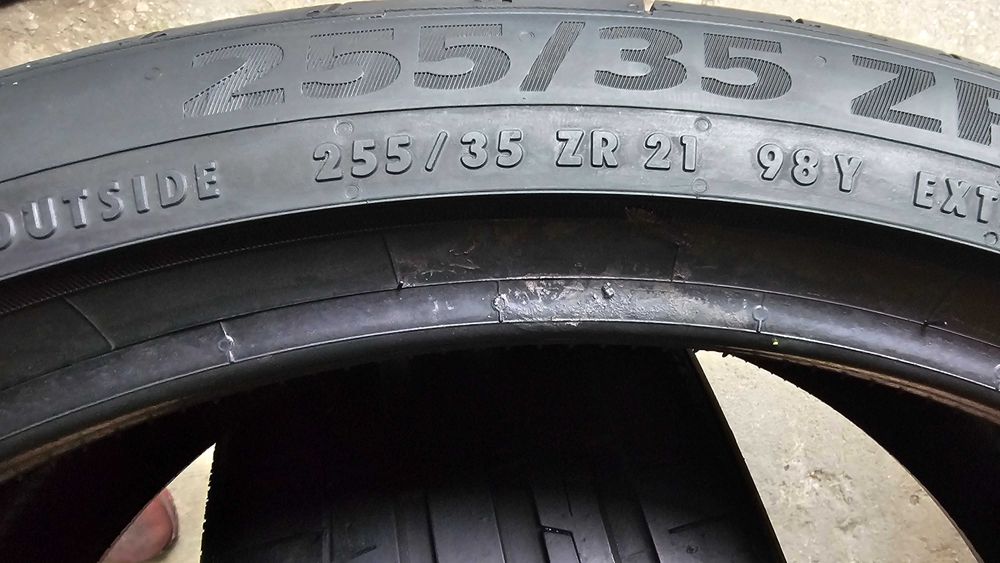 255 35 21 CONTINENTAL vara