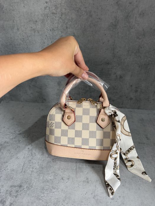 Мини чантички Louis Vuitton