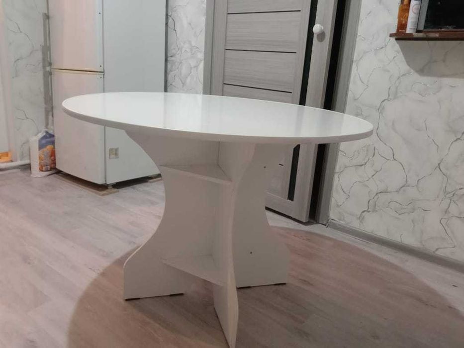 Кухонный стол круглый