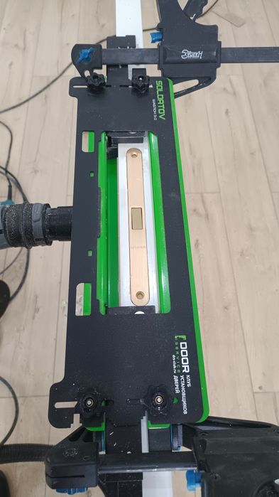 Установка дверей