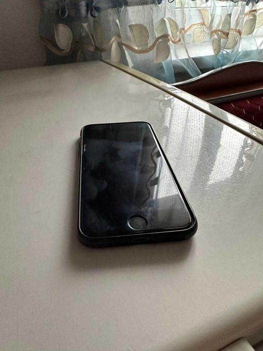 IPhone 8 (64 гб) черный