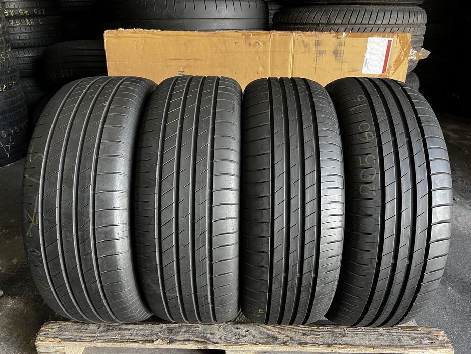4 anvelope vara 205/60/16 , GoodYear , 5.9 mm