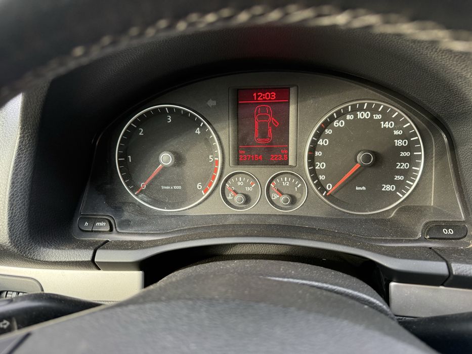 Volkswagen Scirocco 2.0 TDI 140CP – 2009 – vand/schimb